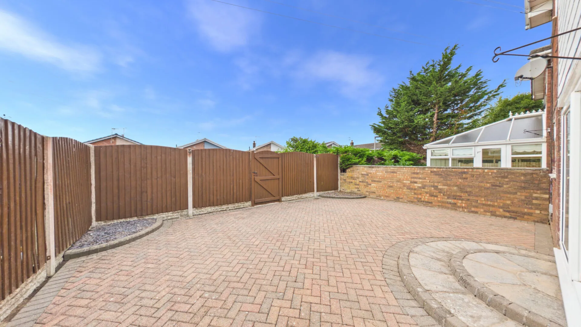 House Lexham Green Close in Buckley