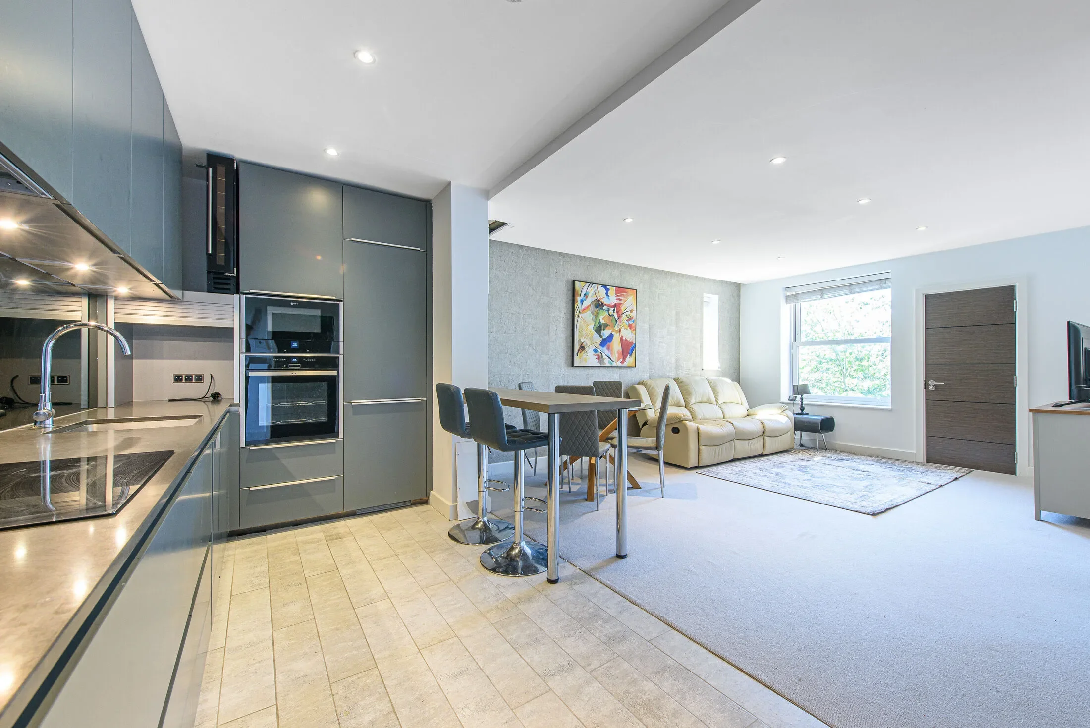 Flat The Ridgeway in Greater London