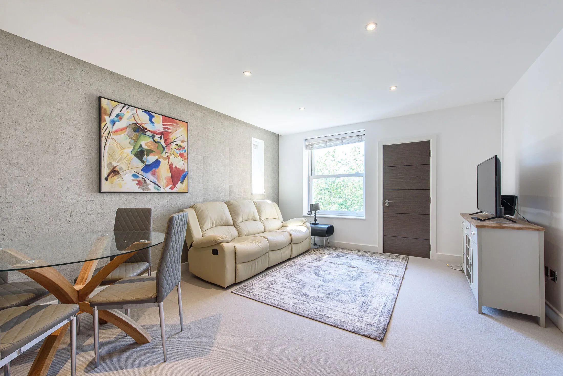 Flat The Ridgeway in Greater London