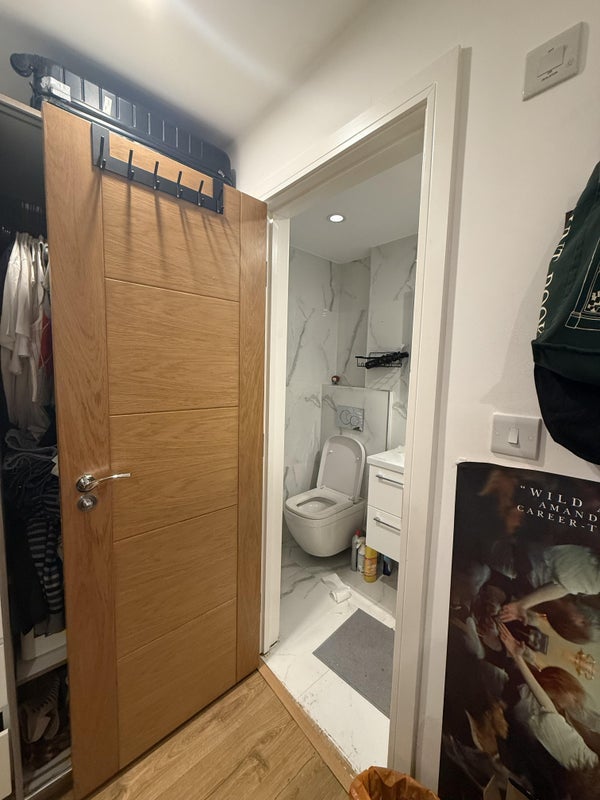 Room Atwater Close in Greater London