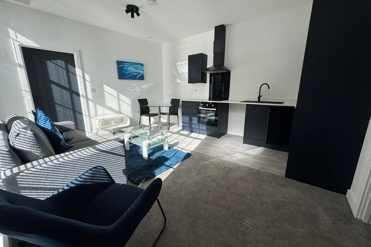 Flat Huxley Close in Derby