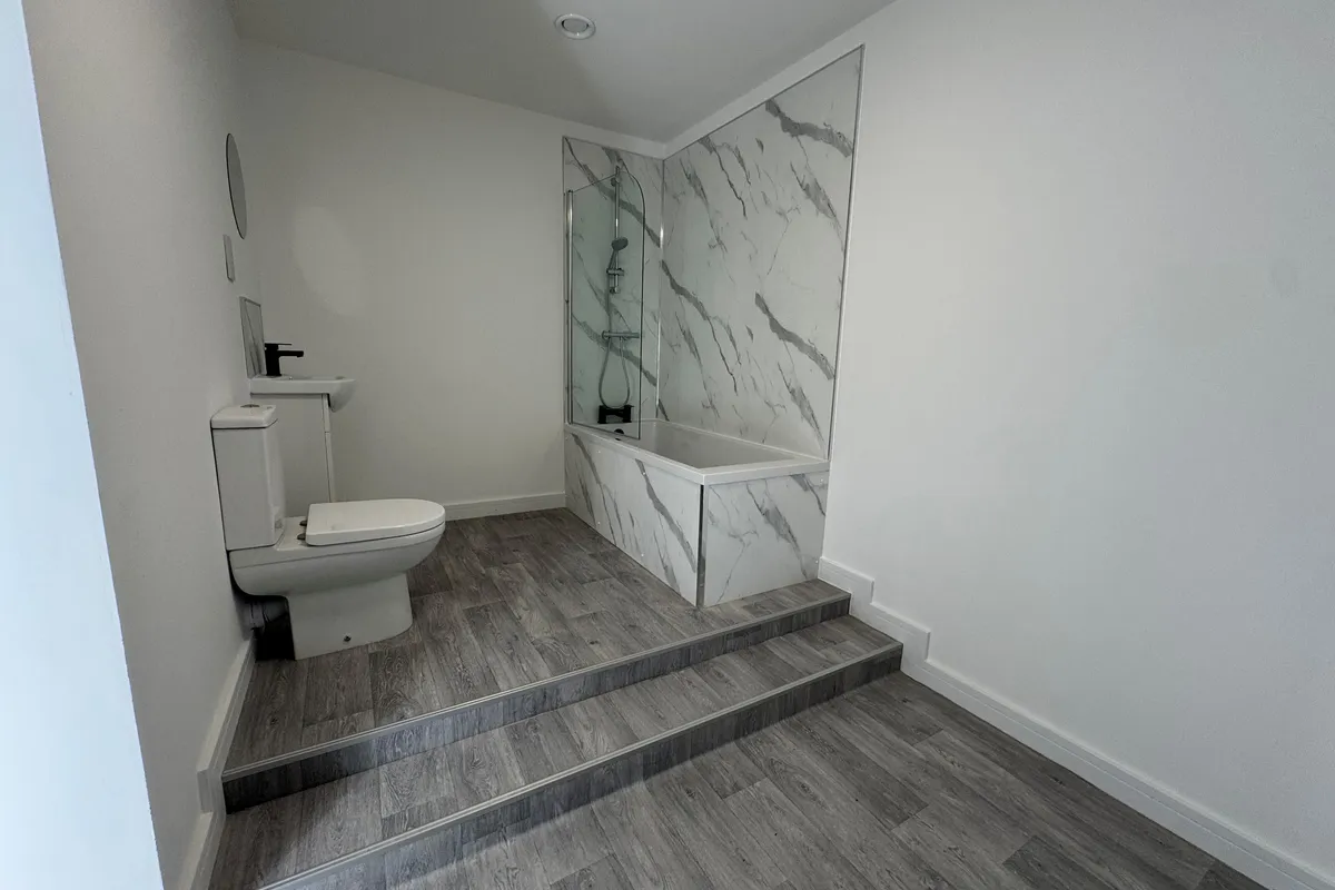 Flat Huxley Close in Derby