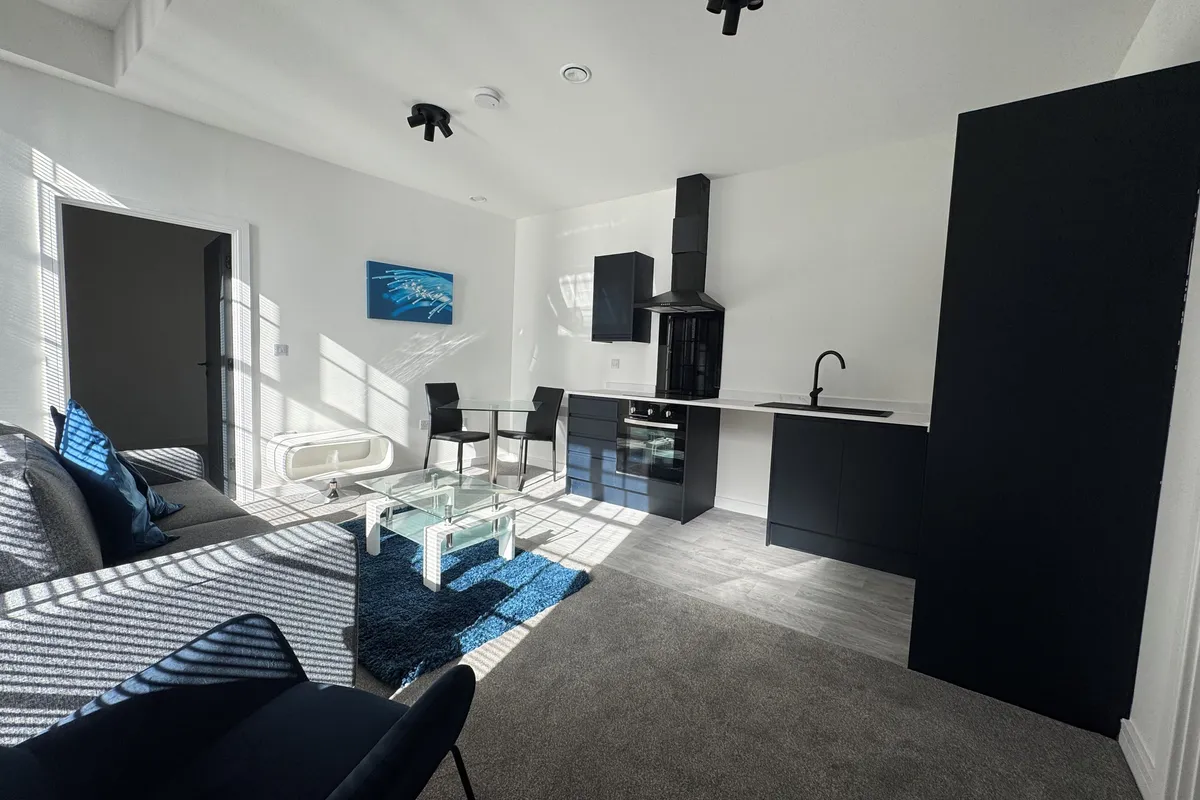 Flat Huxley Close in Derby