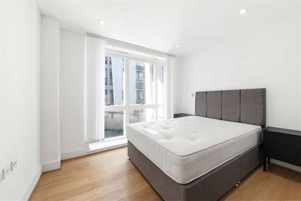 Flat Yeo Street in Greater London