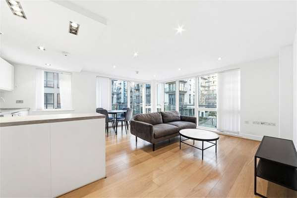 Flat Yeo Street in Greater London