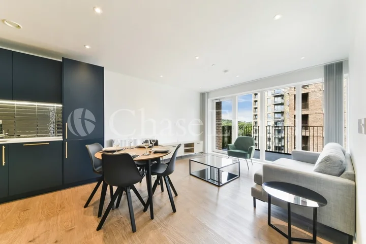 Flat Beresford Road in Greater London
