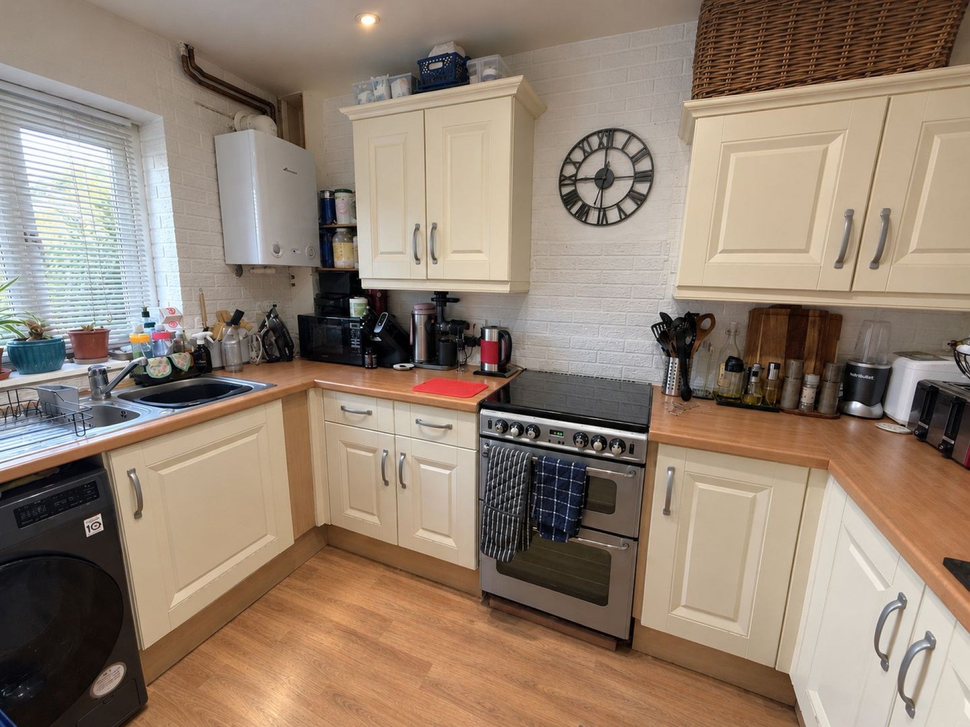 House Shalfleet Close in Eastbourne