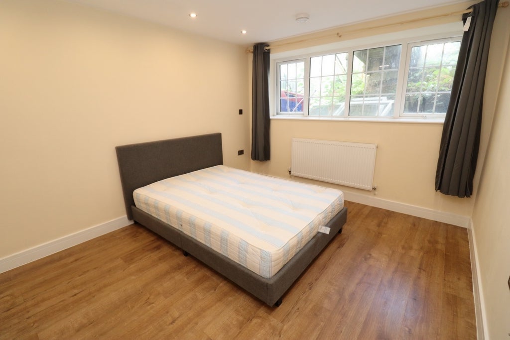 Room Globe Road in Greater London