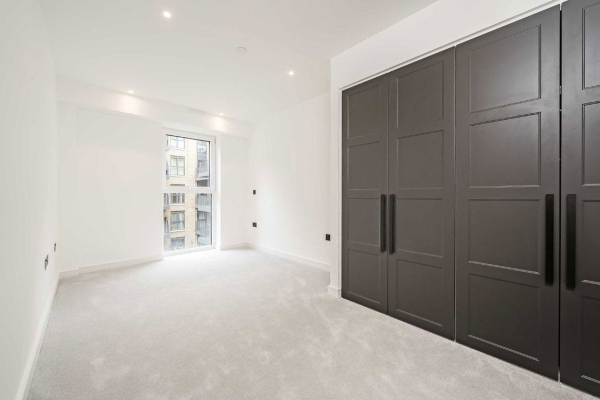 House Wheatfield Way in Greater London