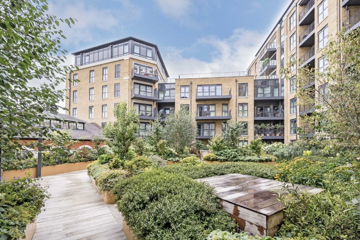 House Wheatfield Way in Greater London