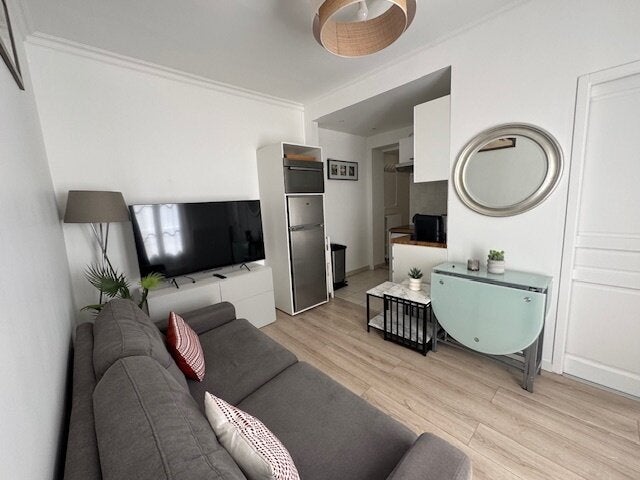 Flat Rue Pache in Paris