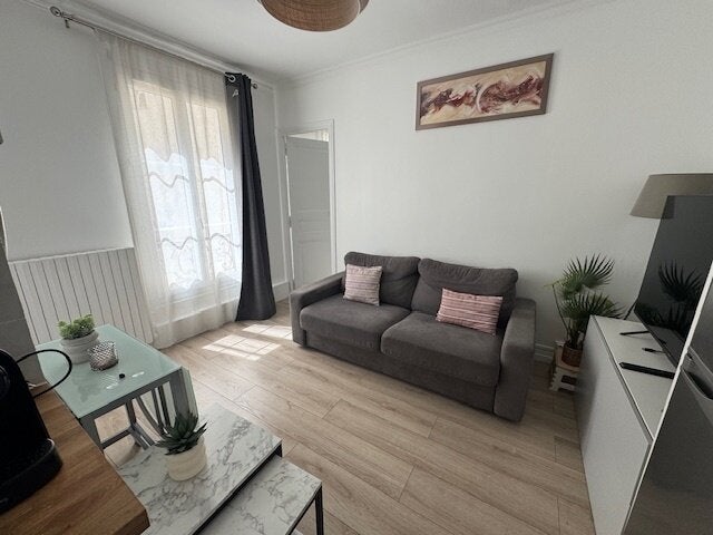 Flat Rue Pache in Paris