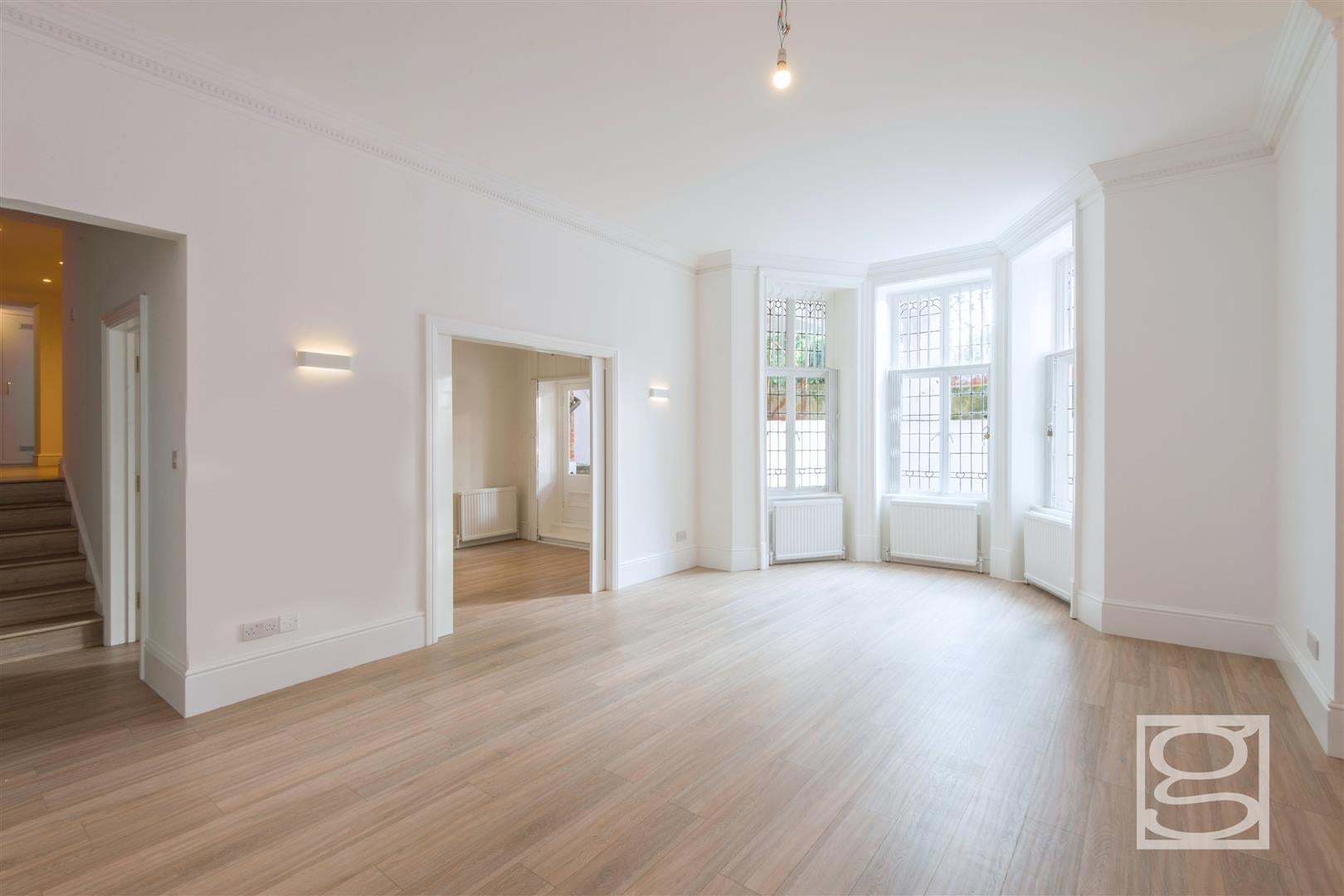 Flat Elsworthy Road in Greater London