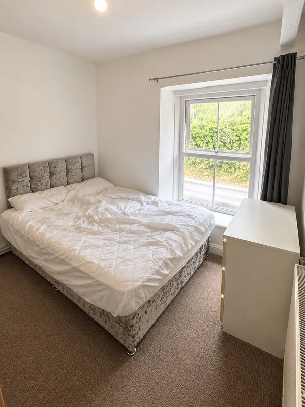 Room Bridgend Road in Aberkenfig