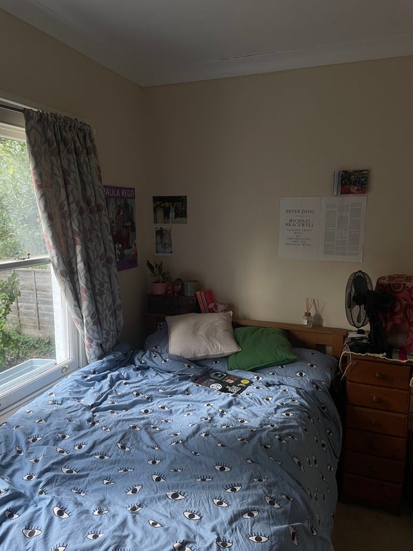Room Cranwich Road in Greater London