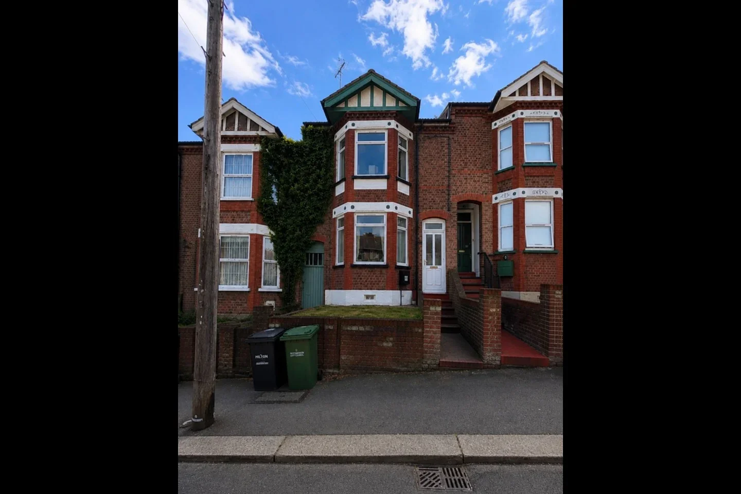House Russell Rise in Luton