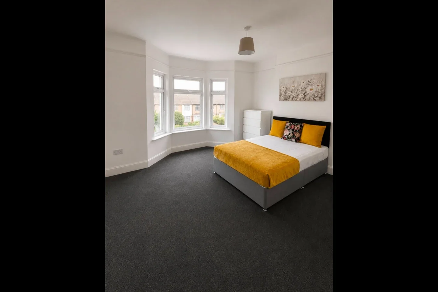 House Russell Rise in Luton