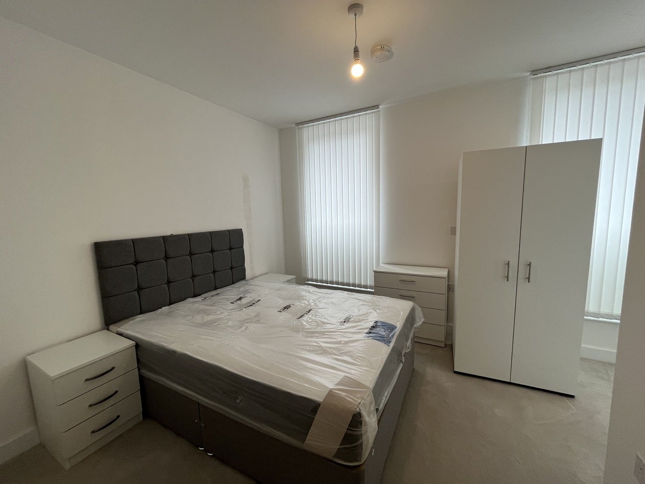 Flat Poplar High Street in Greater London