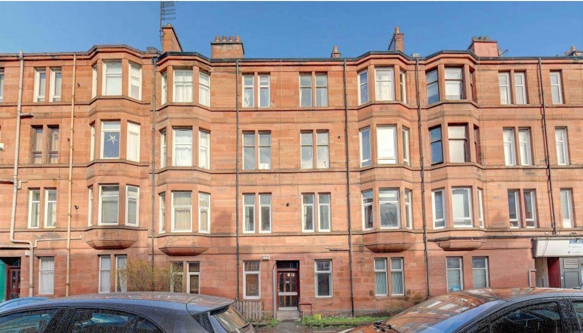 Flat Fairlie Park Drive in Glasgow
