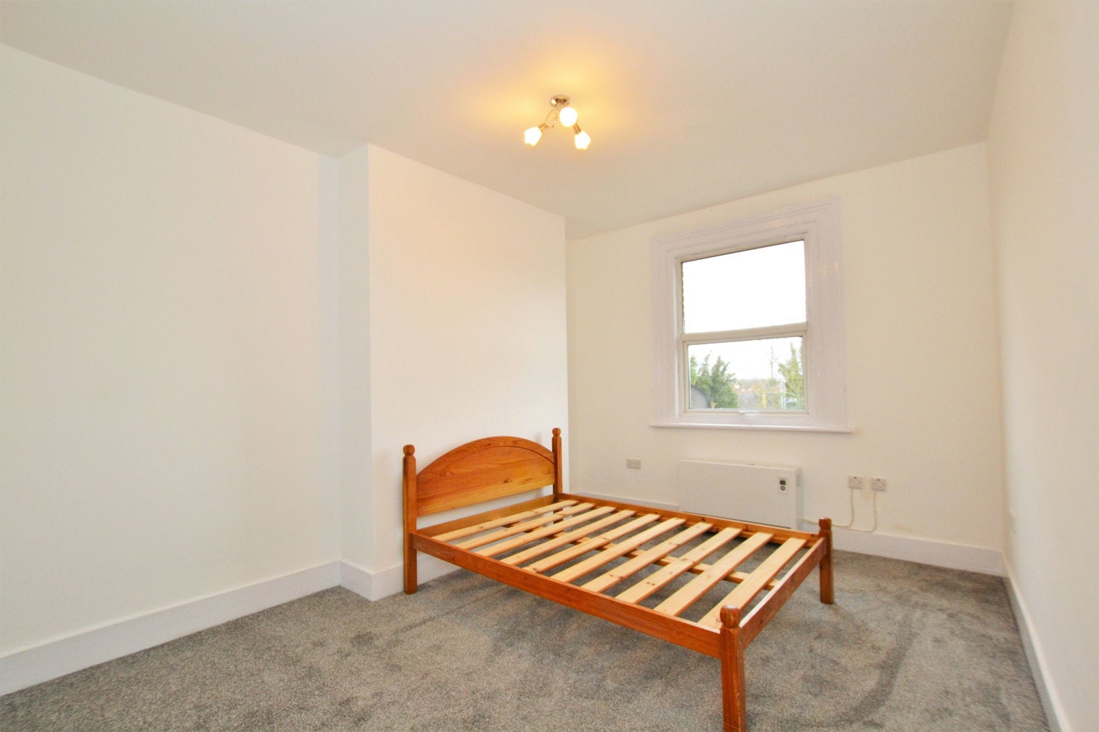 Flat London Road in Greater London