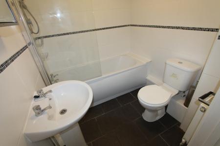 Room Old Warwick Road in Royal Leamington Spa
