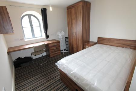 Room Old Warwick Road in Royal Leamington Spa