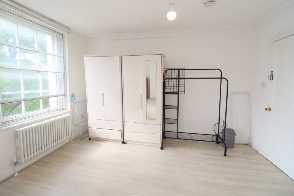 Room Globe Road in Greater London