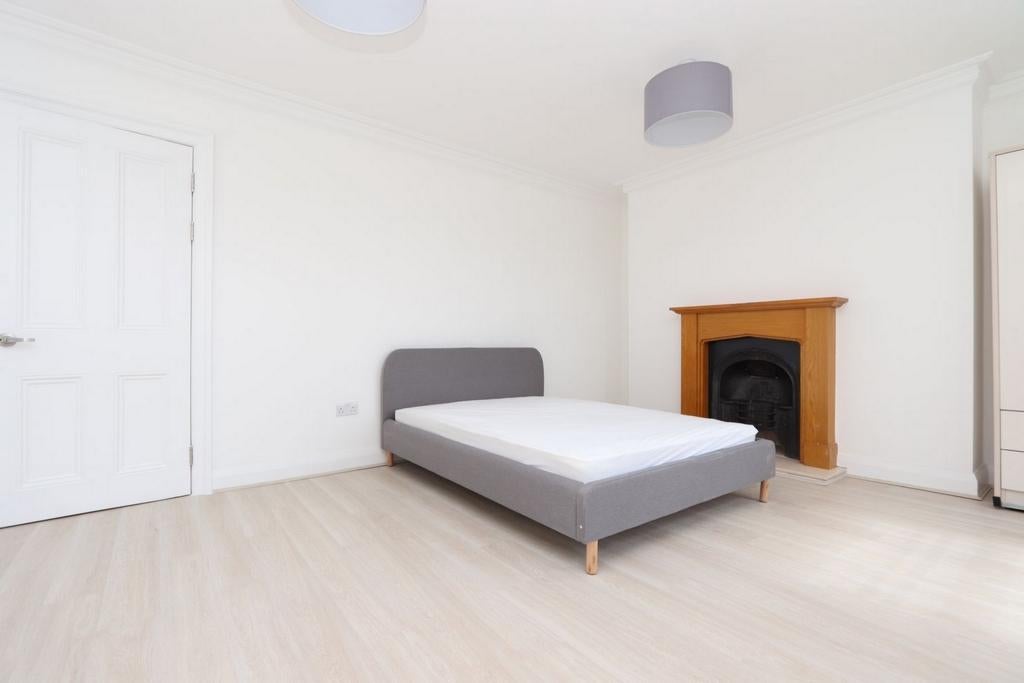 Room Globe Road in Greater London