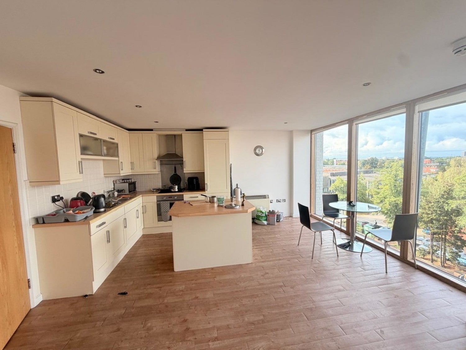 Flat Barlow Road in Trafford