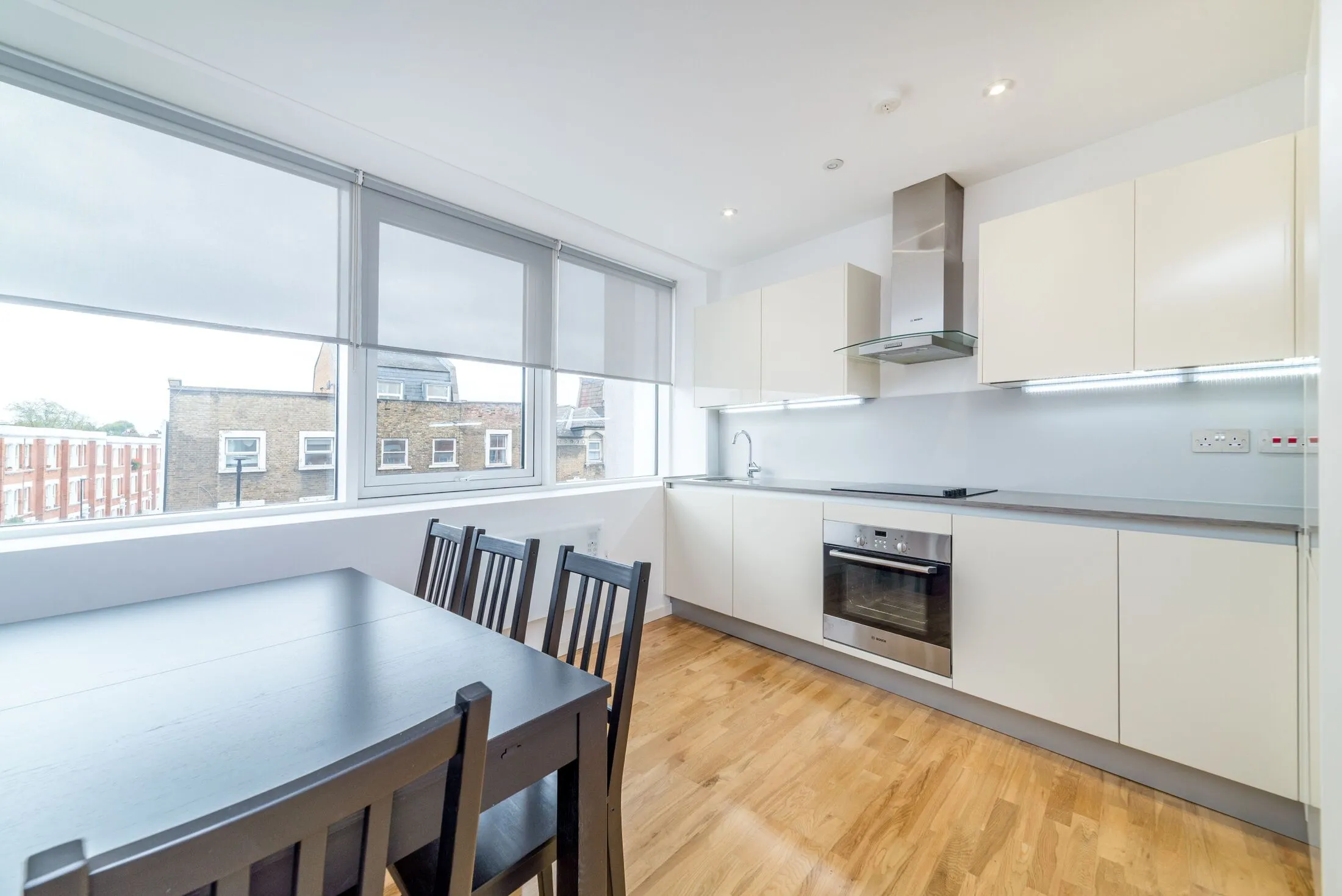 Flat Holloway Road in Greater London