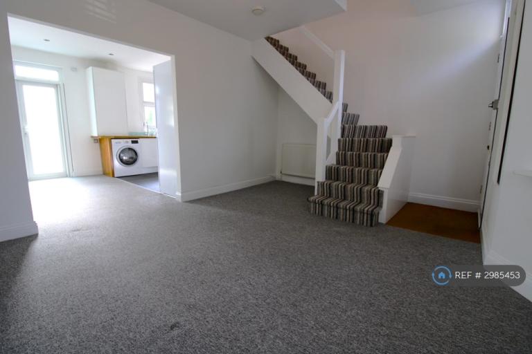 Flat Clarendon Road in Portslade by Sea