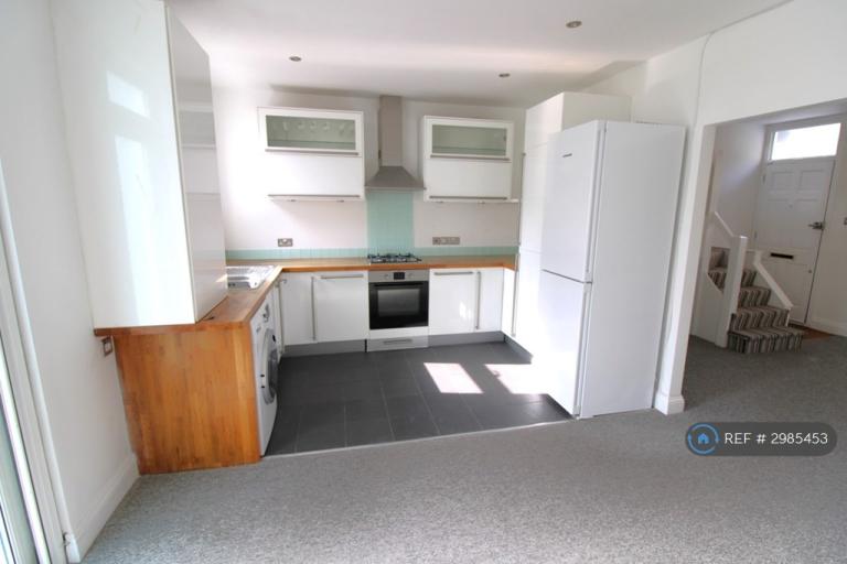 Flat Clarendon Road in Portslade by Sea