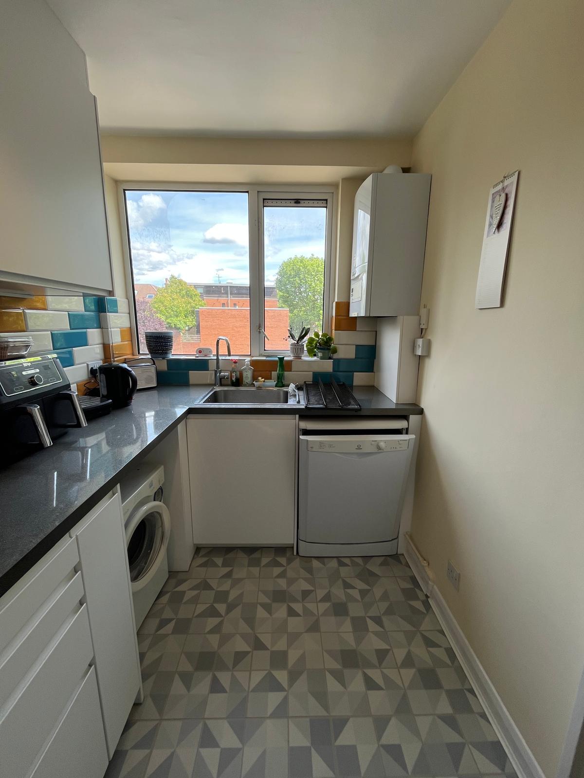 Flat Magdalen Road in Greater London