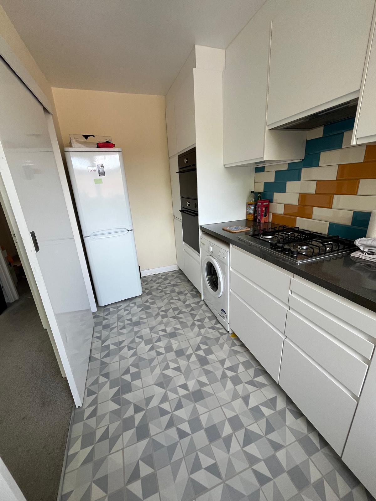 Flat Magdalen Road in Greater London