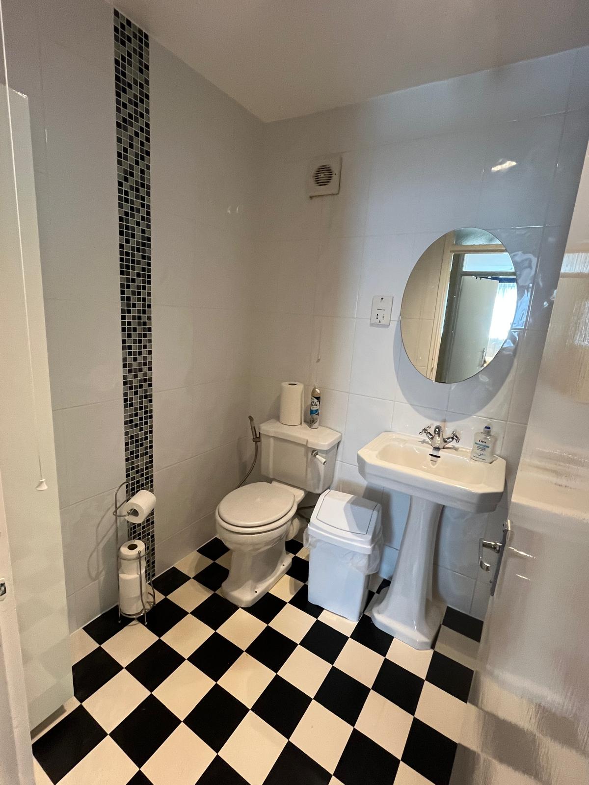 Flat Magdalen Road in Greater London