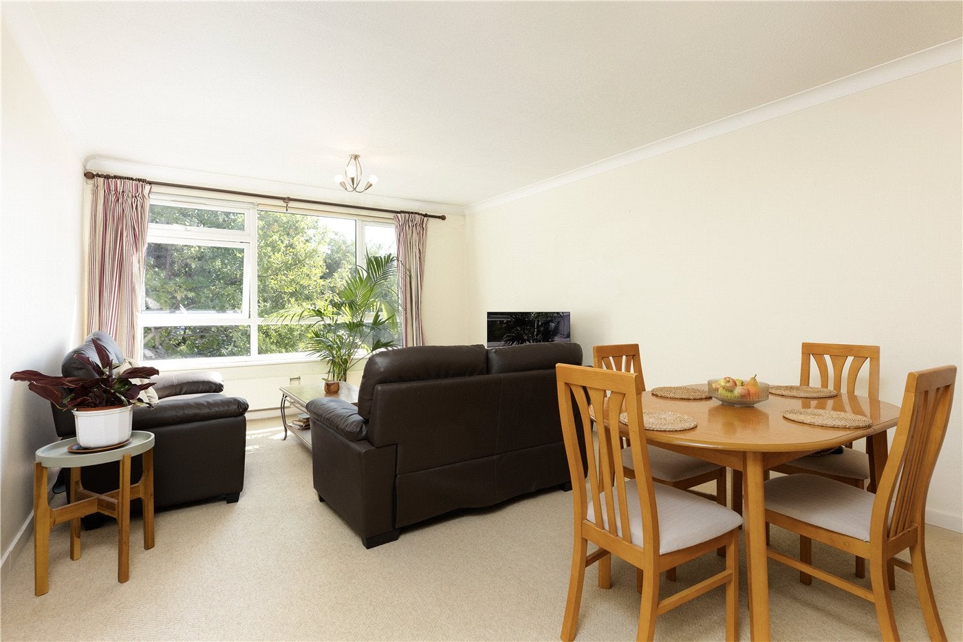 Flat Mercier Road in Greater London