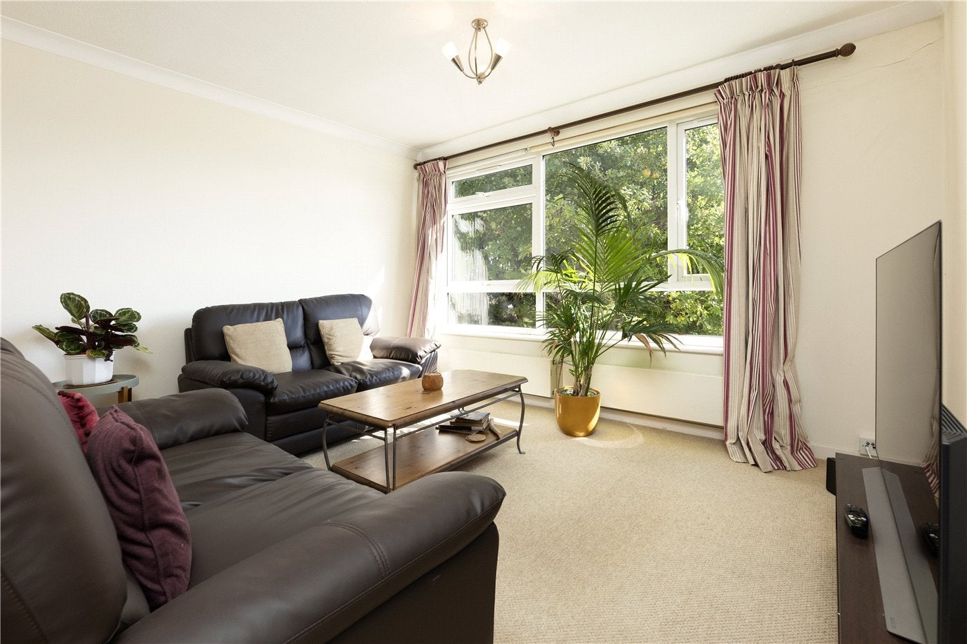 Flat Mercier Road in Greater London