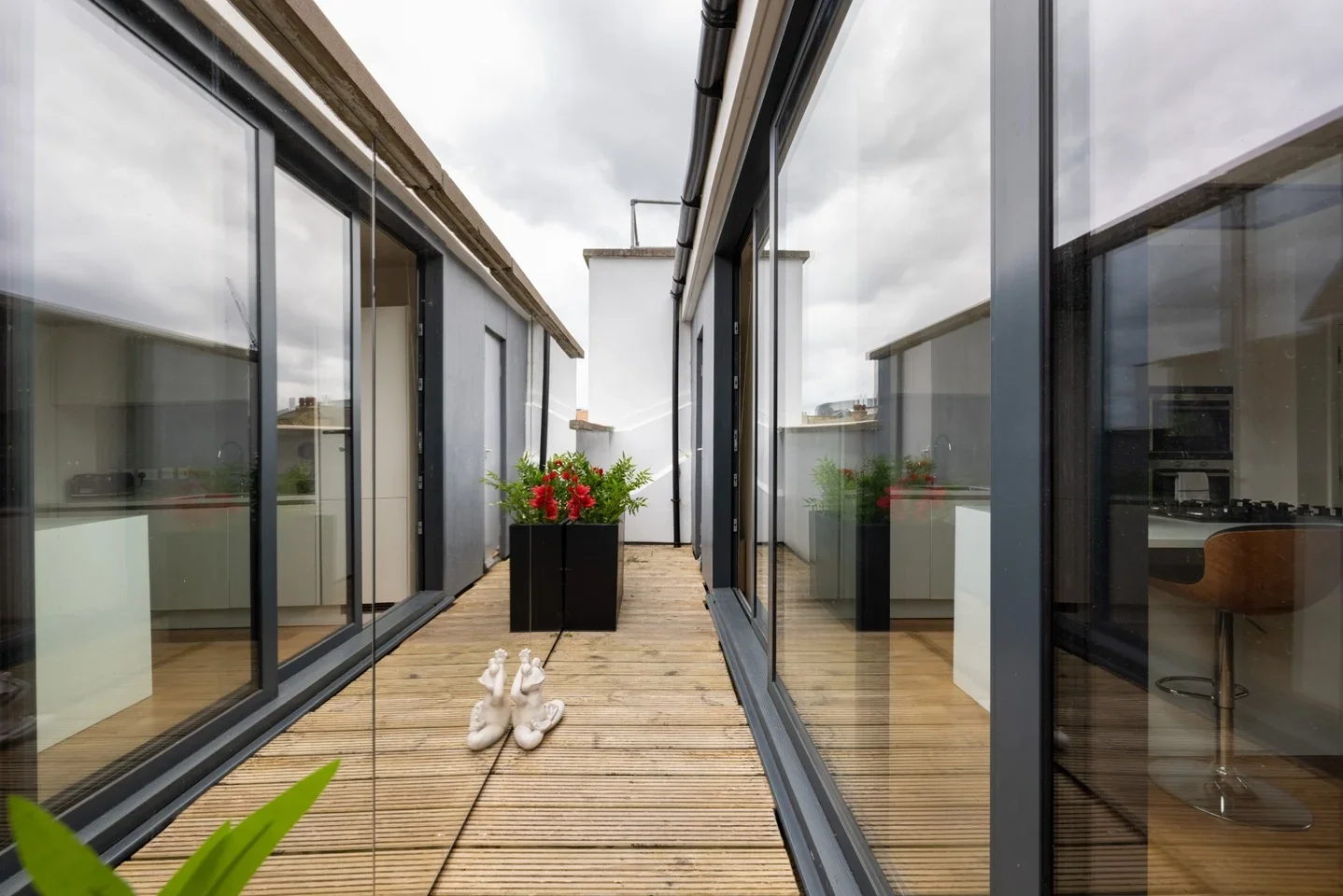 Flat Cranleigh Street in Greater London