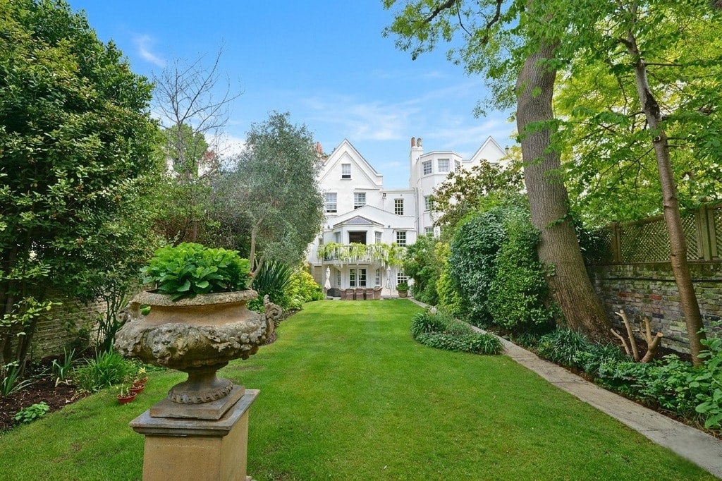 House Addison Road in Greater London