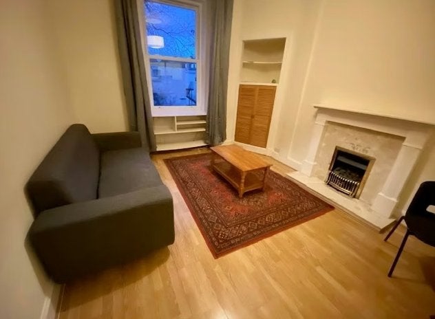 Flat Saughton Mains Gardens in City of Edinburgh