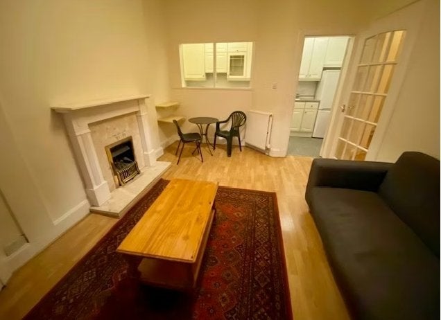 Flat Saughton Mains Gardens in City of Edinburgh