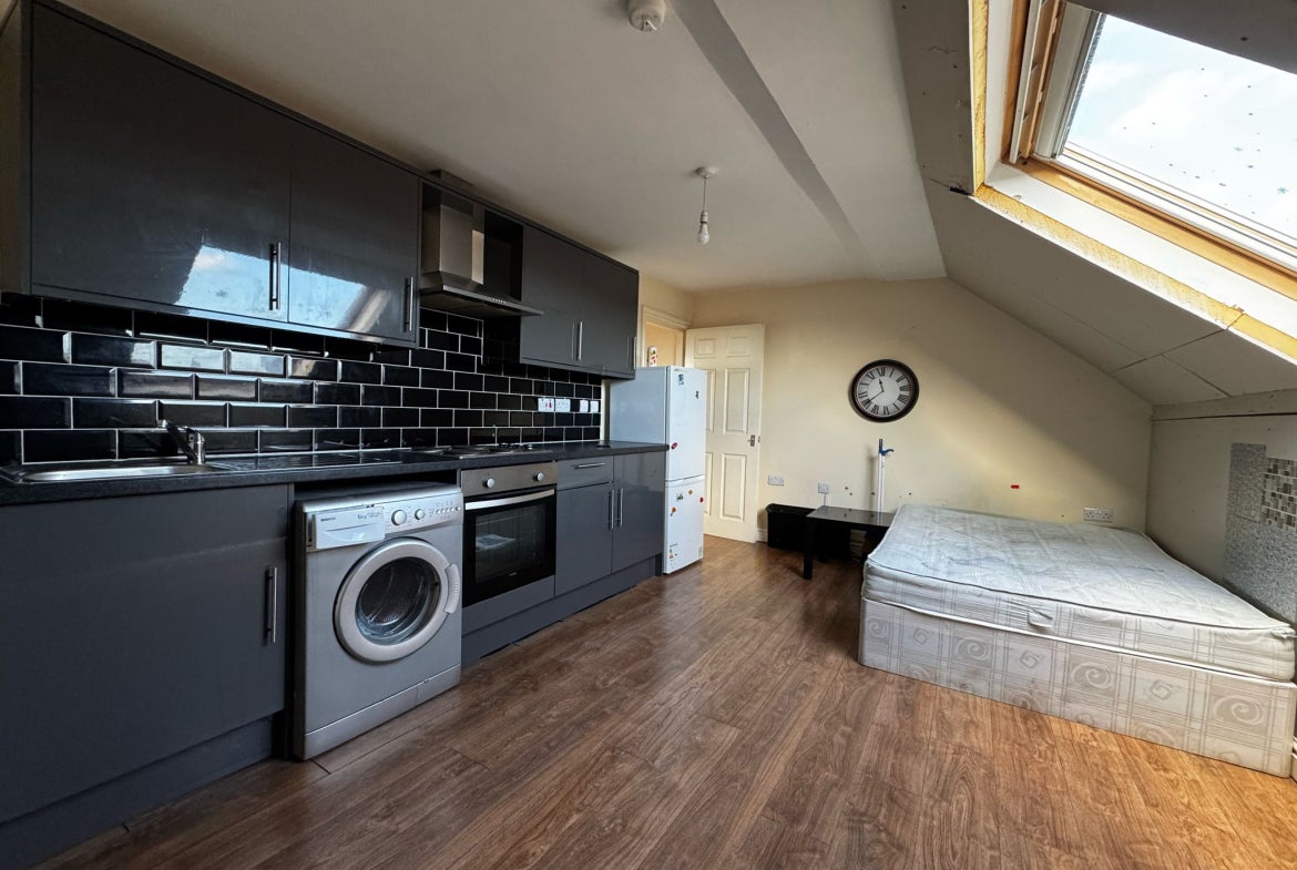 Flat Compton Road in Leeds