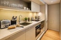 Flat Sugar Quay Walk in City of London