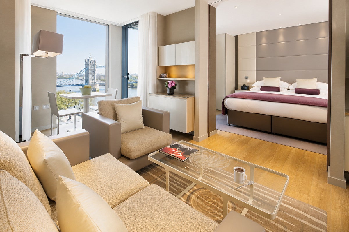 Flat Sugar Quay Walk in City of London