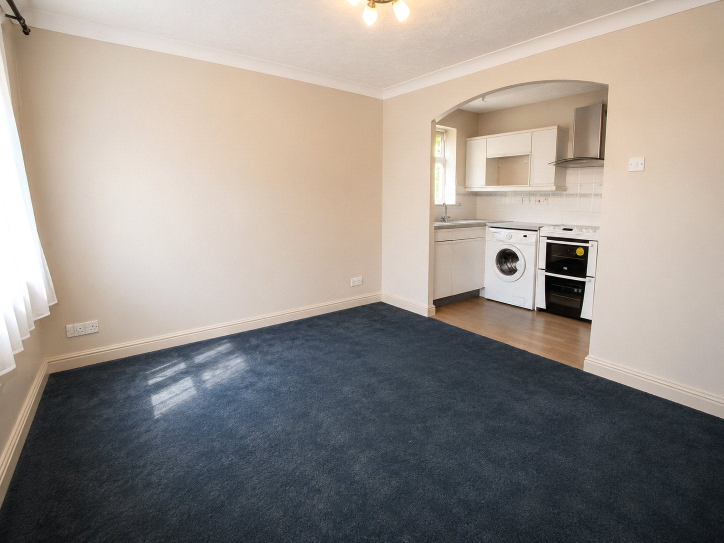 Flat Waterside Court in East Hampshire