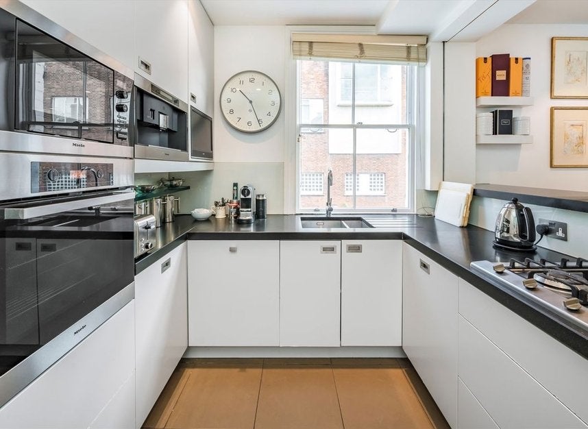 House Pembroke Mews in Greater London