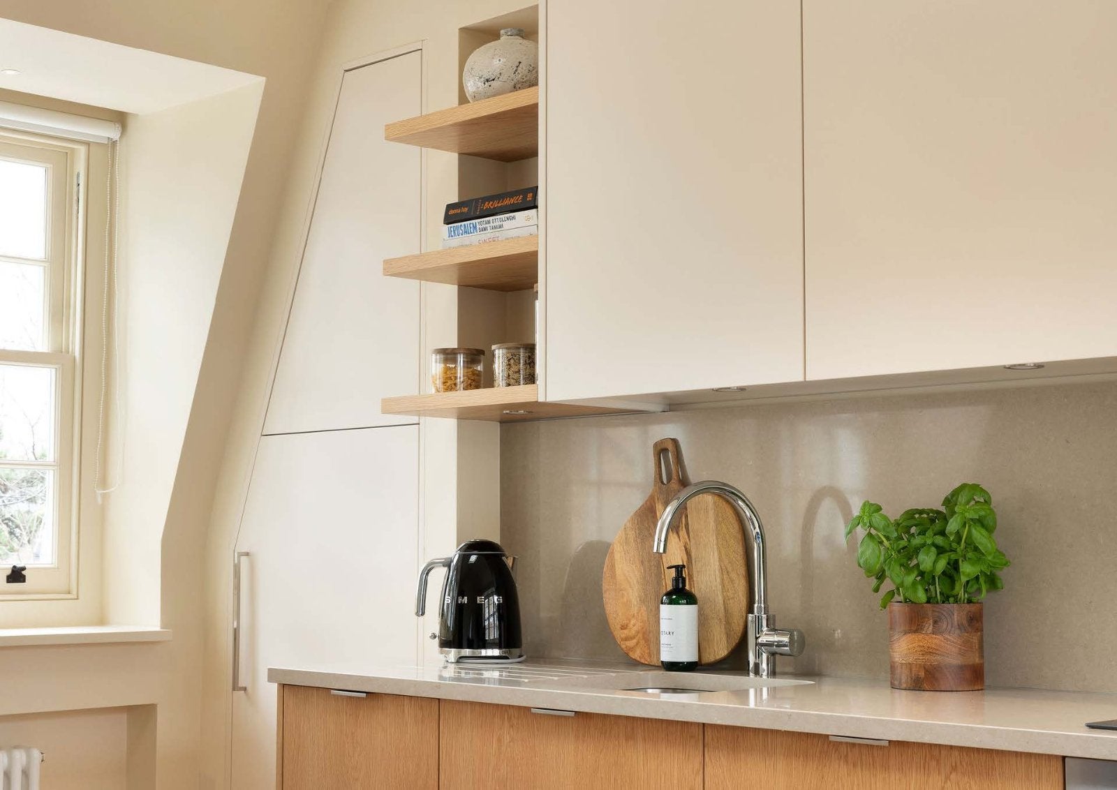 Flat Harley Street in London