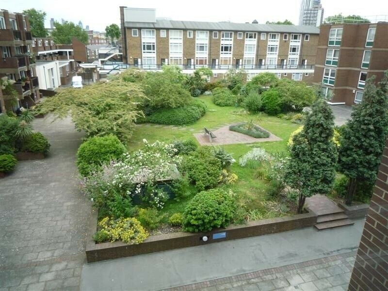 Flat Wincott Street in Greater London