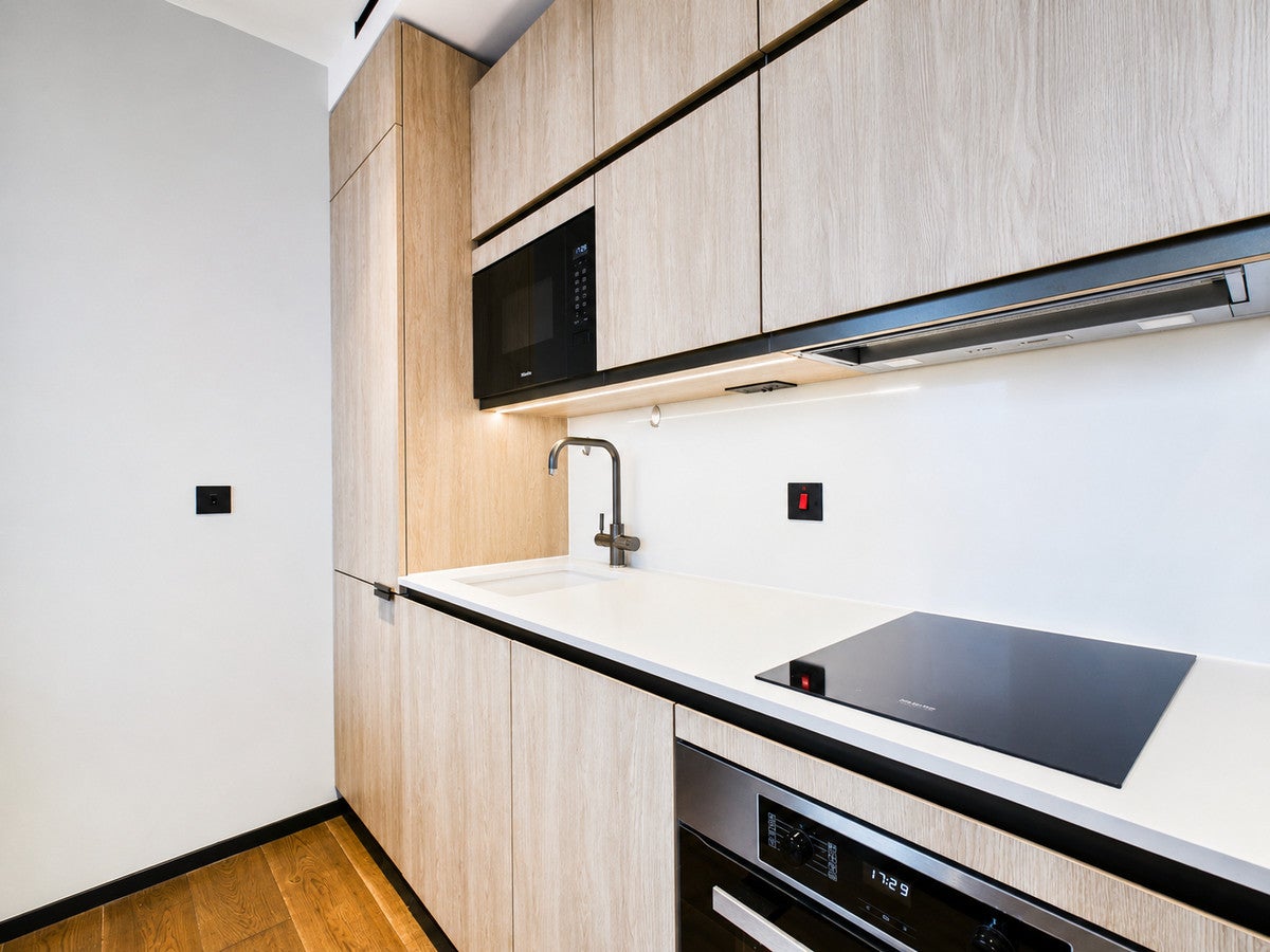 Flat Hewett Street in Greater London