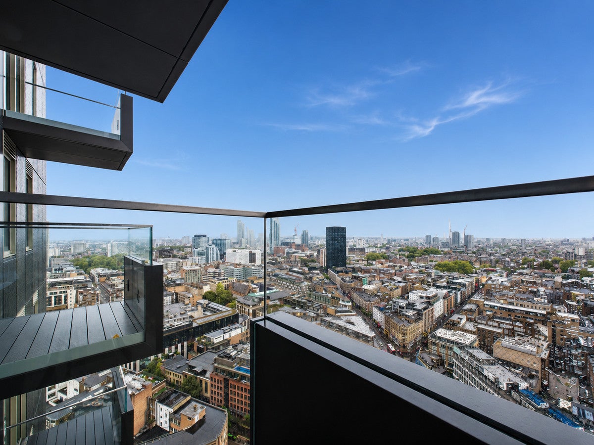 Flat Hewett Street in Greater London